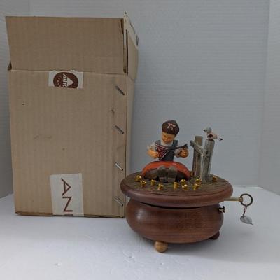 ANRI Thorens Music Box Laras Theme Swiss Made Wood Girl With Birds Original Box