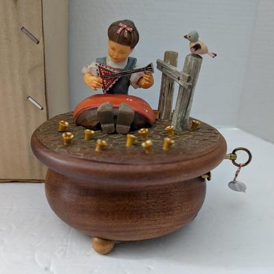 ANRI Thorens Music Box Laras Theme Swiss Made Wood Girl With Birds Original Box