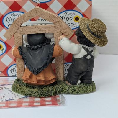Vintage Mary's Moo Moos "Mooly Hearts Make Homes" Enesco Figurine