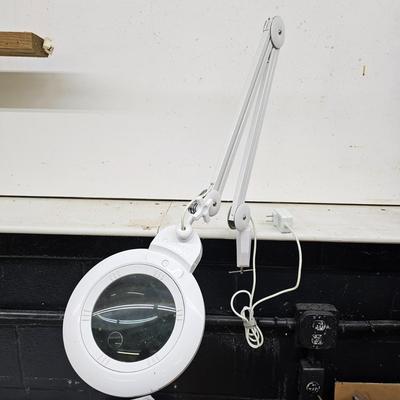 Neatfi Extendable Arm LED Light/Magnifier (DG-JS)
