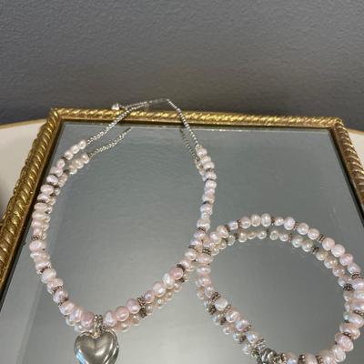 Shell and fresh water pearl