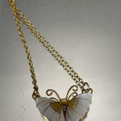 Shell and fresh water pearl