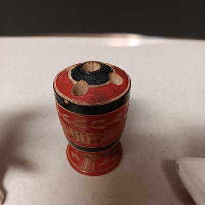 VINTAGE SALT & PEPPER SHAKERS