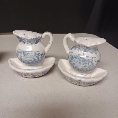 VINTAGE SALT & PEPPER SHAKERS