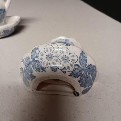 VINTAGE SALT & PEPPER SHAKERS