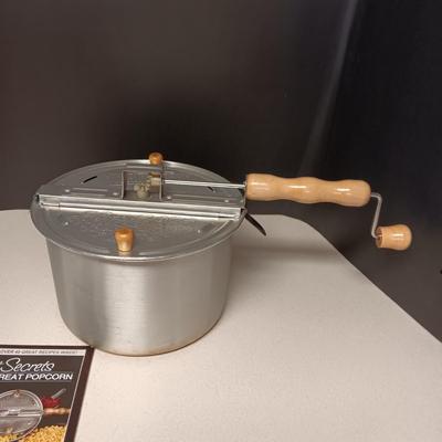 SHULE NOODLE MAKER AND WHIRLEY-POP POPCORN MAKER