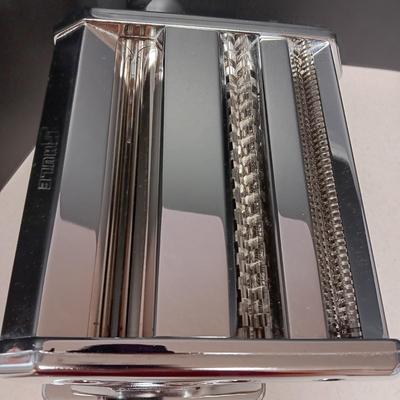 SHULE NOODLE MAKER AND WHIRLEY-POP POPCORN MAKER