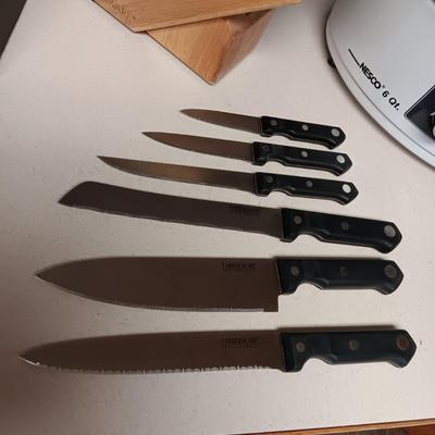 FARBERWARE CUTLERY SET, ELECTRIC ROASTER & METAL ?