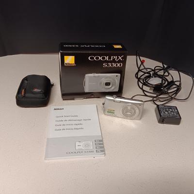 NIKON COOLPIX S3300 CAMERA
