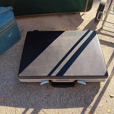LADIES BRIEFCASE, LUGGAGE CART, OSCAR DE LORETO SUITCASE & SKYWAY COSMETIC CASE