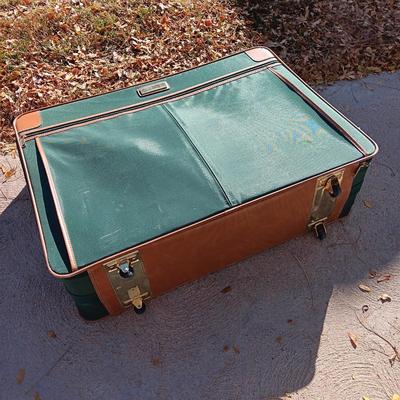 LADIES BRIEFCASE, LUGGAGE CART, OSCAR DE LORETO SUITCASE & SKYWAY COSMETIC CASE