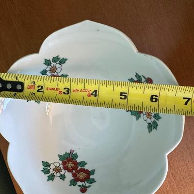 Vintage Imari Lotus Porcelain Bowl