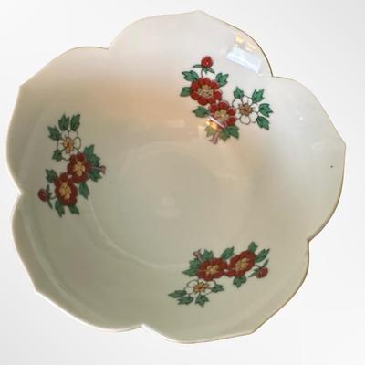 Vintage Imari Lotus Porcelain Bowl