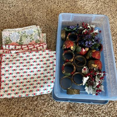 Cloth napkins and rings