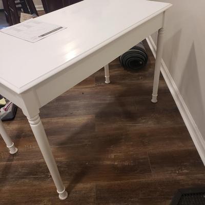 Southern Enterprises White Wooden Table (BLR-KD)