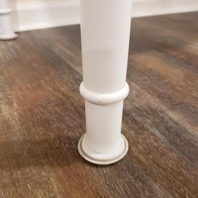 Southern Enterprises White Wooden Table (BLR-KD)