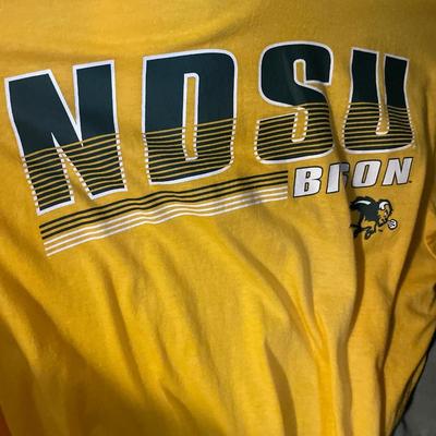 Women’s clothing & shoes