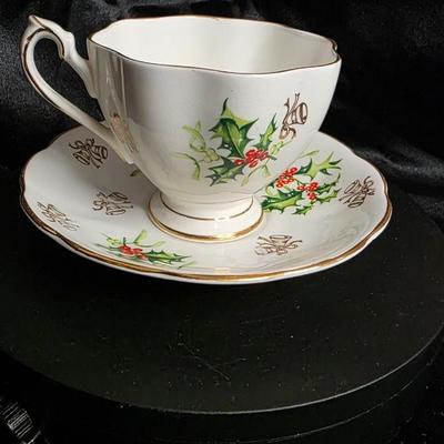 Queen Anne “Yuletide” Fine Bone China Teacup & Saucer – England, 1950s Holiday Holly & Bells Pattern