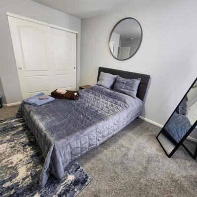 Queen Bed w/mattress $200
Bed frame og pp $173.05
Mattress og pp  $235
desk (add pic) og pp $97.48
Desk $89.99+tx