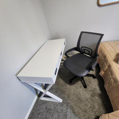 desk w/chair (3) $75 each
 
og pp (3 sets) $124.45 for both