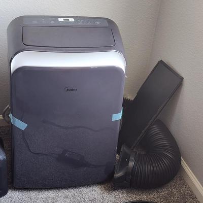 Air Conditioner/Heater $300
(2 available)
og pp $500