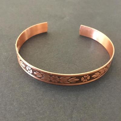 Beautiful vintage, solid copper flower design bracelet