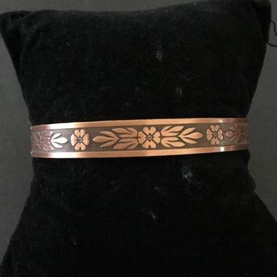 Beautiful vintage, solid copper flower design bracelet
