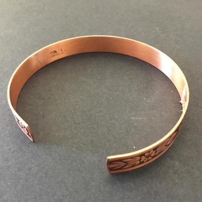 Beautiful vintage, solid copper flower design bracelet