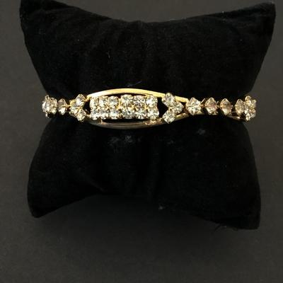 Beautiful Gold tone, rhinestone bangle bracelet