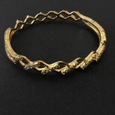 Beautiful, gold tone, rhinestone bangle bracelet