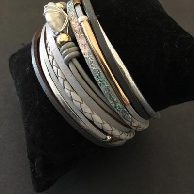 Super cute, magnetic faux, leather bracelet