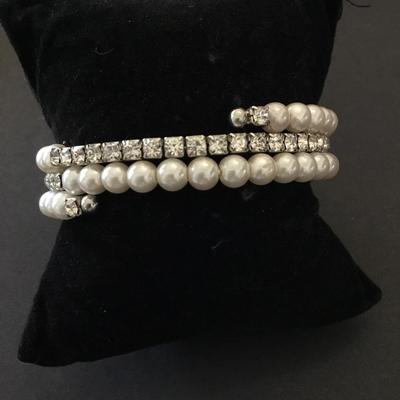 Super cute faux pearl rhinestone wrap bracelet