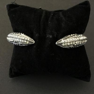 Beautiful twisted cable bracelet, silver tone, rhinestone