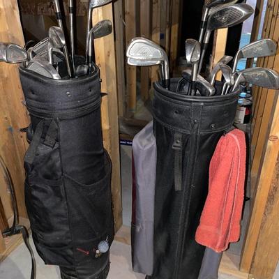 Men’s golf clubs and bag carriers