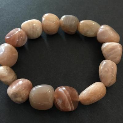 Beautiful, polished stone bead stretch bracelet