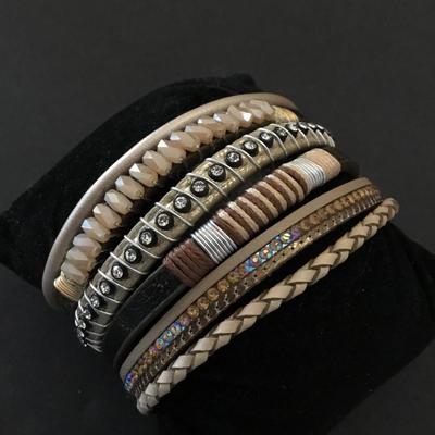 Super cute, magnetic bracelet, faux leather