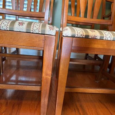 Vintage Solid Wood Dining Table with 6 Matching Chairs and Two Leaves