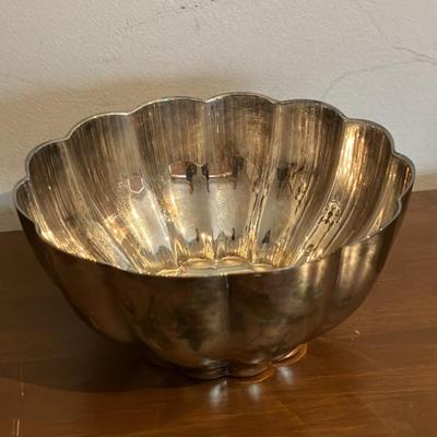 Vintage Webster Wilcox Oneida USA Silver Plated Bowl With Scalloped Edge 6.5” across and 3.25” high