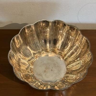 Vintage Webster Wilcox Oneida USA Silver Plated Bowl With Scalloped Edge 6.5” across and 3.25” high