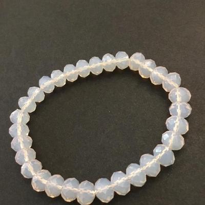 Light pink glass bead stretch bracelet