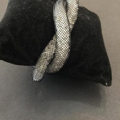 Black mesh, loose, crystal braided magnetic bracelet