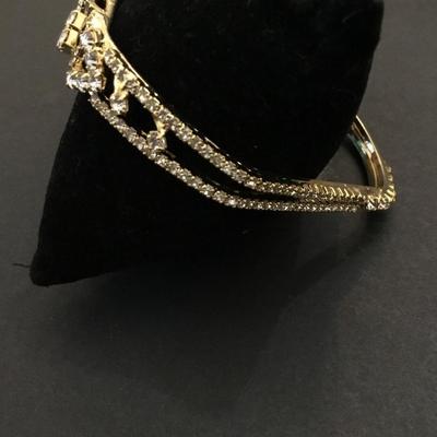 Beautiful Gold, toned rhinestone octagon shaped bracelet