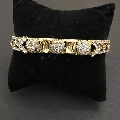 Beautiful Gold, toned rhinestone octagon shaped bracelet