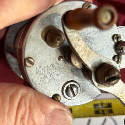 Pflueger Skilkast no. 1953 Fishing Reel