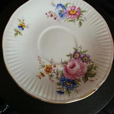 Vintage Lionheart England Fine Bone China Teacup & Saucer Set — Hand-Painted Floral Elegance with Gold Trim