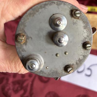 Vintage Pflueger Supreme Fishing Reel