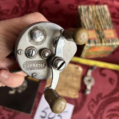 Vintage Pflueger Supreme Fishing Reel