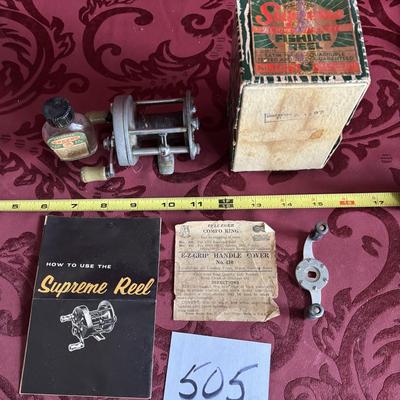 Vintage Pflueger Supreme Fishing Reel