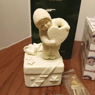 3 COLLECTIBLE FIGURES