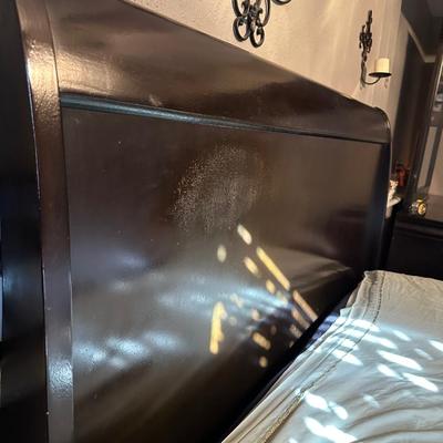 QUEEN SIZE BED FRAME WITH DRAWERS